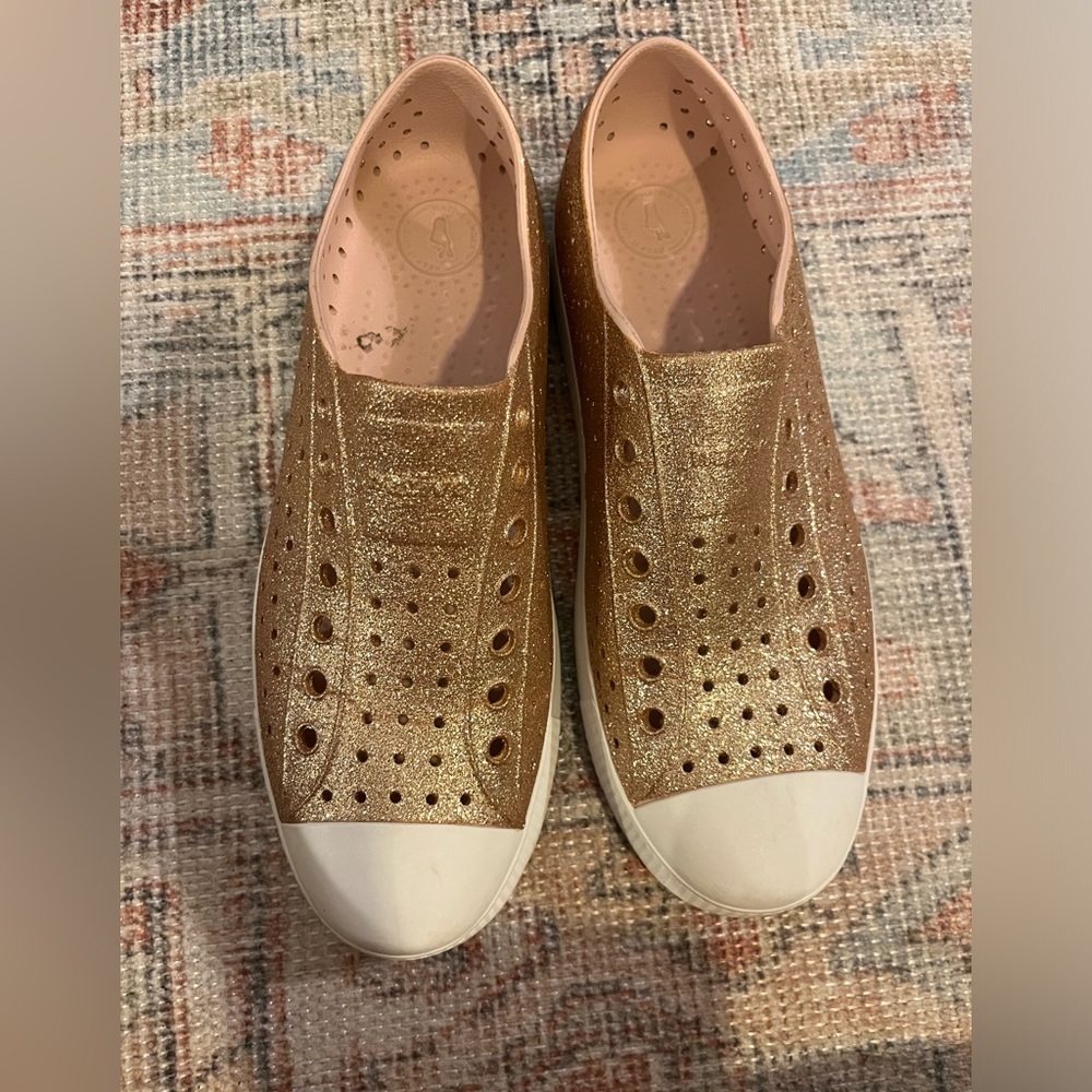 women’s sparkly natives